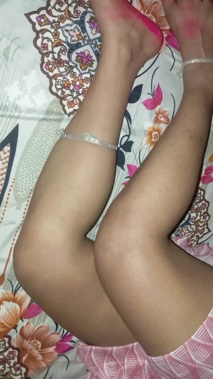 Manjushukla: La figura sexy di Bhabhi Ji.