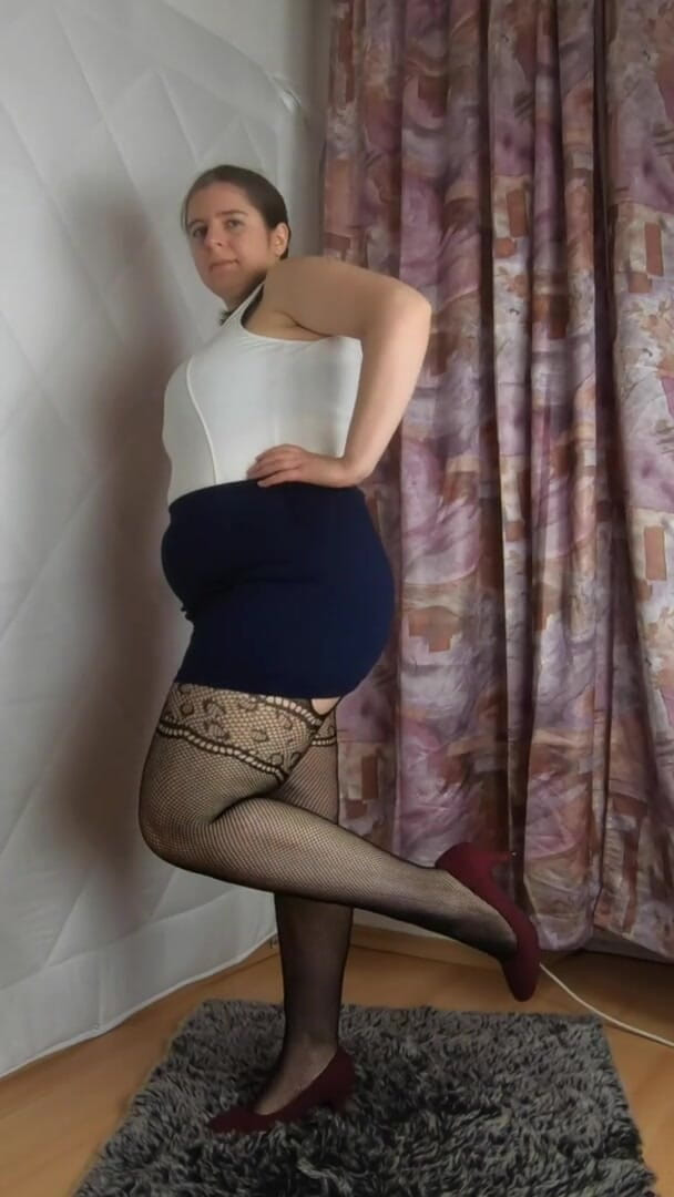 Lingerie Review: Mini sukně podpatky a síťované punčochy nešukané