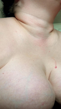 Dicke Titten Bettelt Schmerzhaft Schnell Und Schmutzig