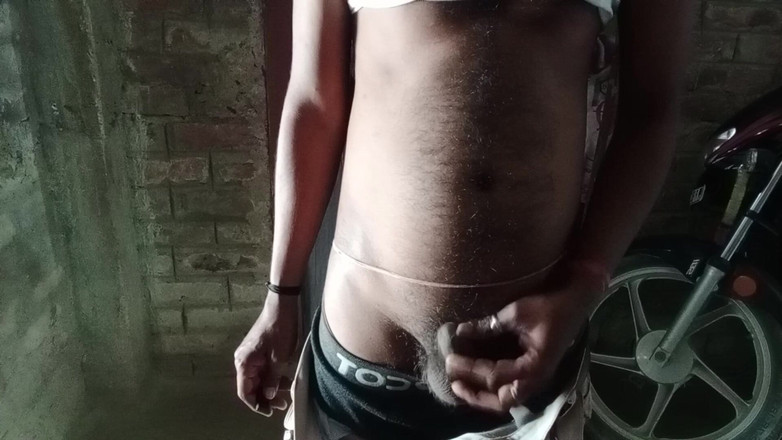 Tuloo_Ki_sali: Musterbatiyon Indian Indian Boy Shakes His Dick