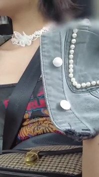 สาวผมบลอนด์กับสาวผมดำ แชร์ความเงี่ยนใต้ท้องฟ้าเปิด -a