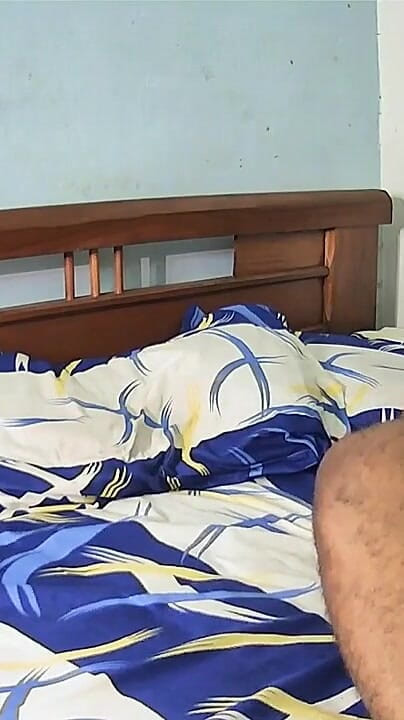 Black porn sex: Africká dívka s chlupatou kundičkou a velkým zadkem tvrdě vyvrcholí...