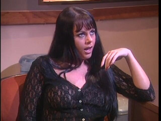My MILF: Una puttana cattiva fa una sega enorme al cazzo al...
