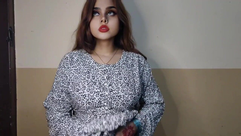 Saira Xsaim: Beautiful Arab Girl First Time Face Reveal She Is Horny...