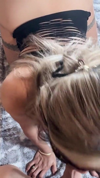 Calda miLF filippina succhia il tuo cazzo e viene scopata a pecora da una macchina fino a quando non le sborrerai nella figa - Lexxi Wett