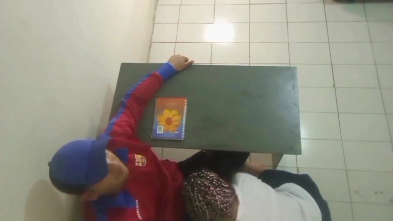 Lagatitatraviesa69: Înfiorător și real al unei eleve se cu profesorul ei de...