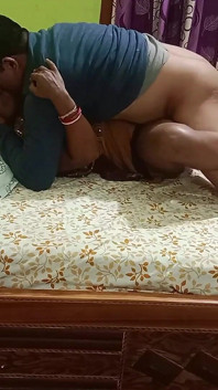 Bhabhi tamil Mallu menggerudi tegar pepek dalam saree dan coli – masti xvideo yang sangat panas