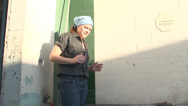 Get Your Fix: Muff diving car garage chicks work the tongue