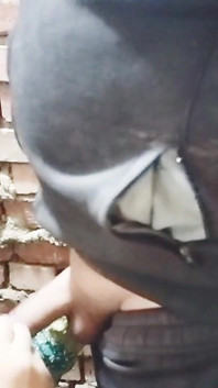 Šukej děvku na střeše budovy