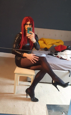 JessicaXD: 我敢打赌，你非常想把手放在我的针脚上，但你必须乞求我给你松开