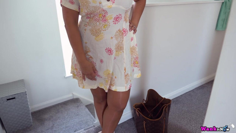 Wank it Now: Beth - Feeling Flustered