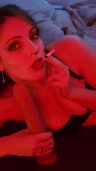 Fumare XXL Dildo Succhiato