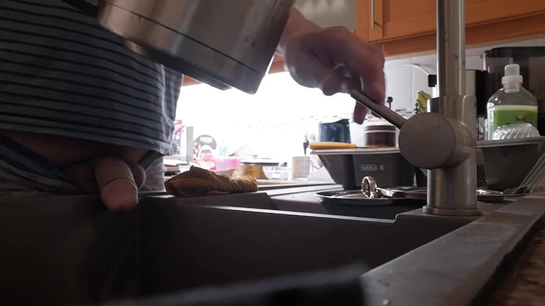 Rafael Torreano: Ranní chcaní do kuchyňského dřezu