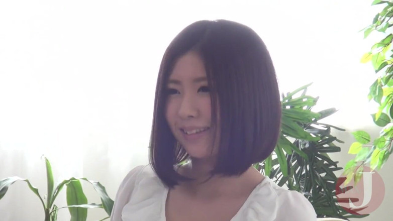 Asian happy ending: Vacker asiatisk tonåring som ger intervju