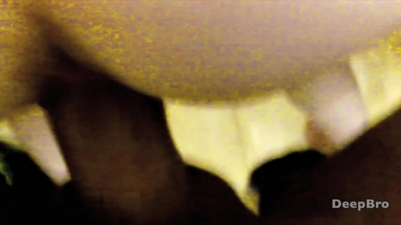 Deep bro: POV, mon énorme bite étire sa chatte étroite