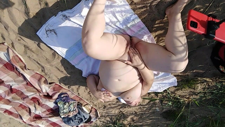Zona901: Squirting von der masturbation an einem gemeinsamen strand