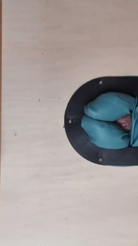 Fodendo a mesa de massagem abaixo da vista