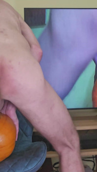 Ma baise d’Halloween - L’baiseur à grosse bite de fruits et légumes