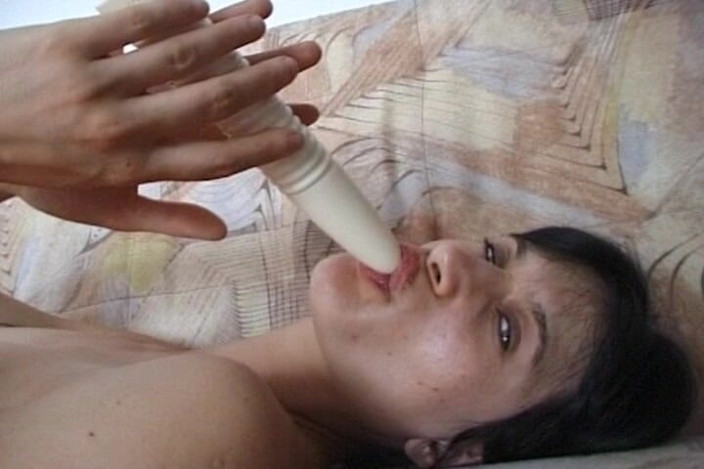 German amateur couples: Petite Teen From Germany Likes to Play with Her Pussy