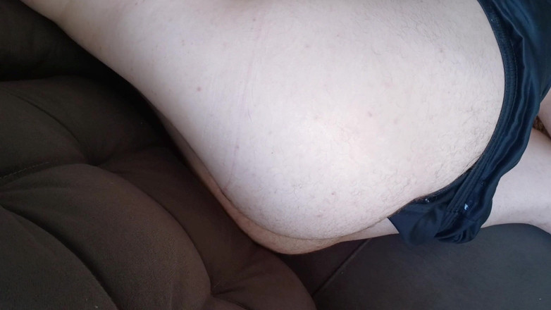 amateurbrazilian: Podoba ci się mój duży tyłek? Zamierzasz się teraz masturbować?