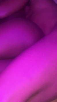 Sexy ebenová teenagerka šuká koule deep hardcore šukání Těsná šťavnatá kundička