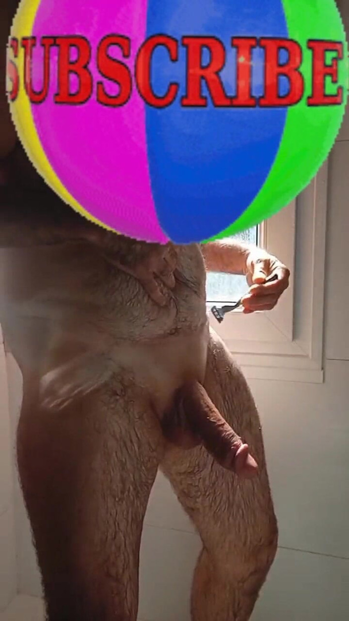 Xauencaliente: Handsome Mature Chubby with Big Fat Cock Shaving My Cock...