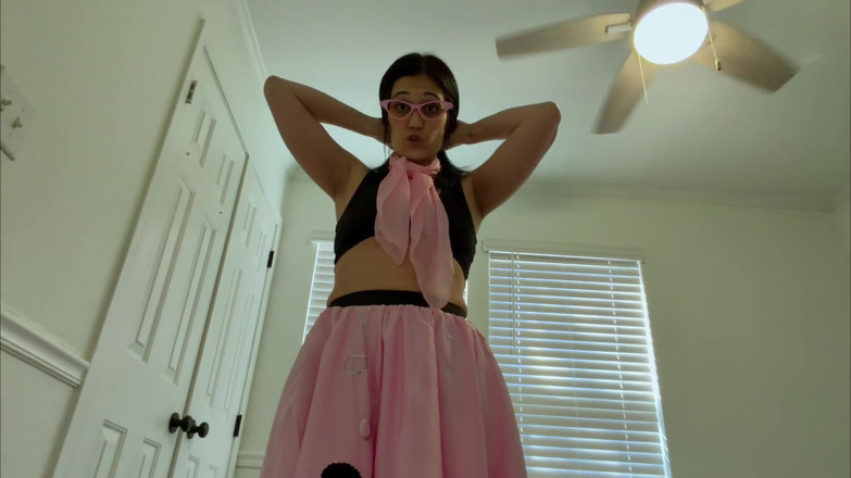 Kink in Time: Devyn's Sultry '50-an Giantess Fantasy HD Pov Tiny Thrills Menanti!
