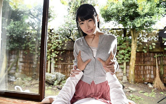 JAV hornyVR: 그녀의 치마 아래에서 놀리고 신음하는... 혼자 있는 동안 위험한 원시 열정