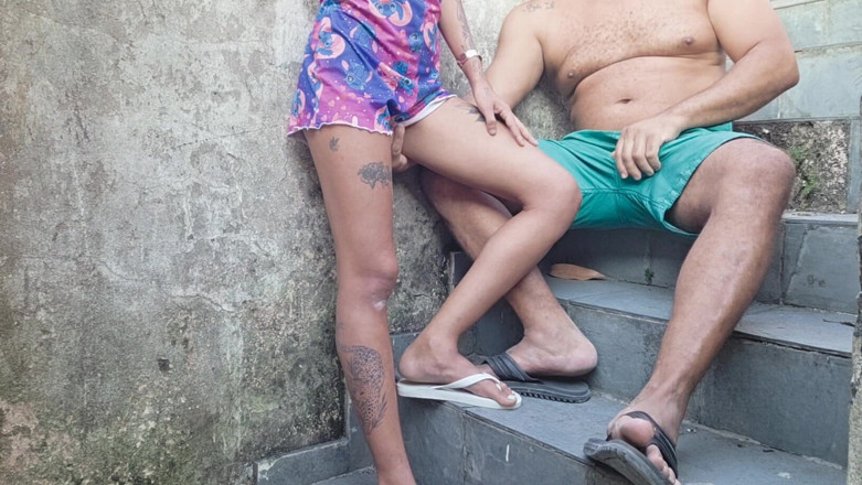 LeoOgro: Ho scopato forte la ragazza sulle scale anali