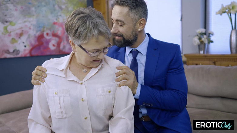 MILFFreaksX: Babcia Ilse jest gorąca jak 20-latka, jej młody arabski ogier uwielbia...