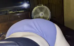 Rijpe vrouw houdt van pik zuigen en een orale creampie nemen