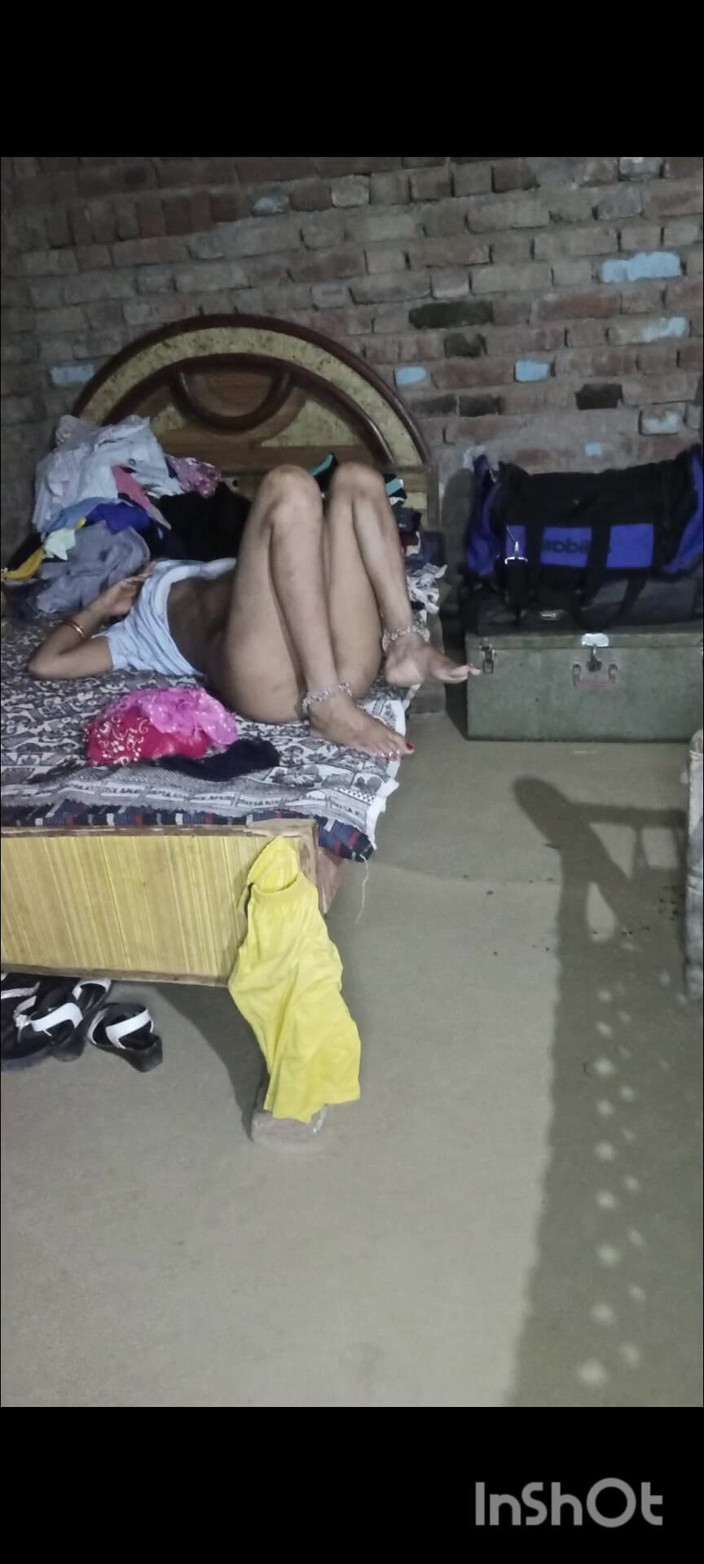 Nightqueen---7838: Bhabhi ji mengambil saya dan mulai menggosoknya dan kemudian aku...