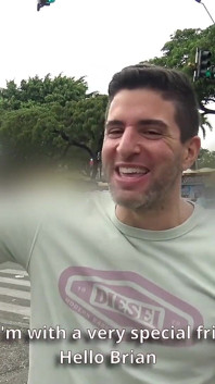Showing How to Pick up Hot Girls in Public to My Colombian Friend