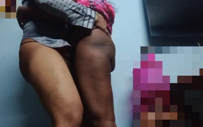 IndianHotwifeX: 私は土地の勝利のためのパンチャヤットヘッドを提供しています:手コキ、逆騎乗位&amp;アナルファック!- ホットワイフプレイックス