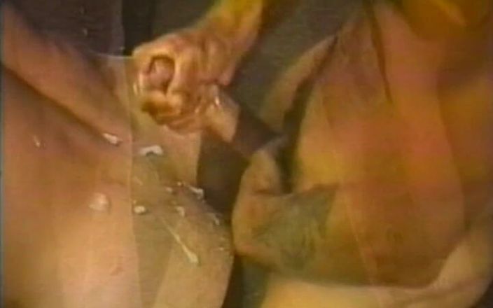 Gay RetroX VHS: Vurige mannen in wild spel #4