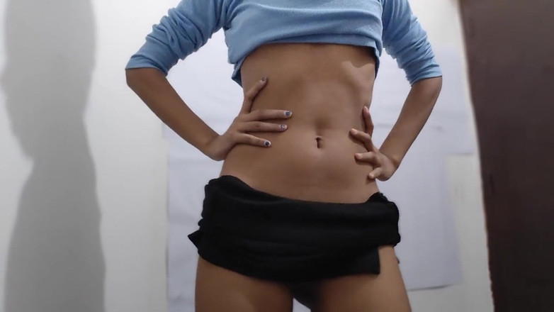 desigirl93: Une étudiante indienne desi change de robe et se masturbe, nouvelle...