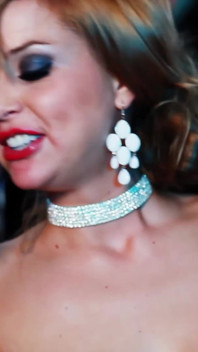 Analny trójkąt rucha idealny tyłek seksownej blondynki porno gwiazdy MILF