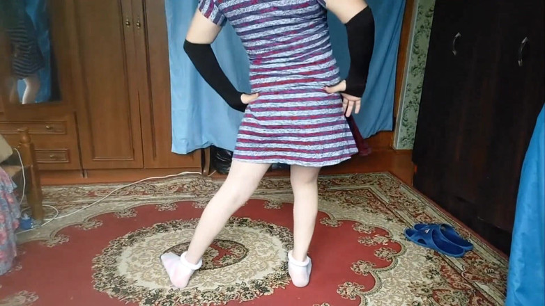 Kitty_Cross: Podívejme se na kompilaci video z krátkých videí krásné crossdresserky...