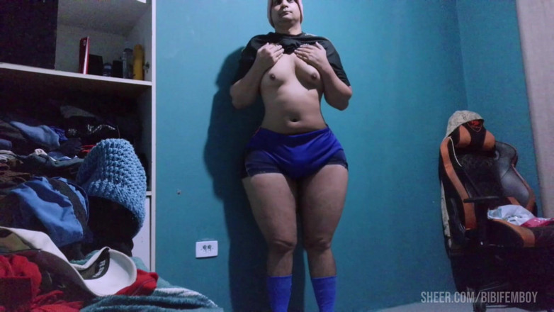 Sissy sapeca studio: A Curvy Tranny with a Big Ass and a Feminine...