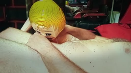 Min uppblåsbara flickvän har en mycket tight mun! Inget sätt kan ge mig en djup avsugning!