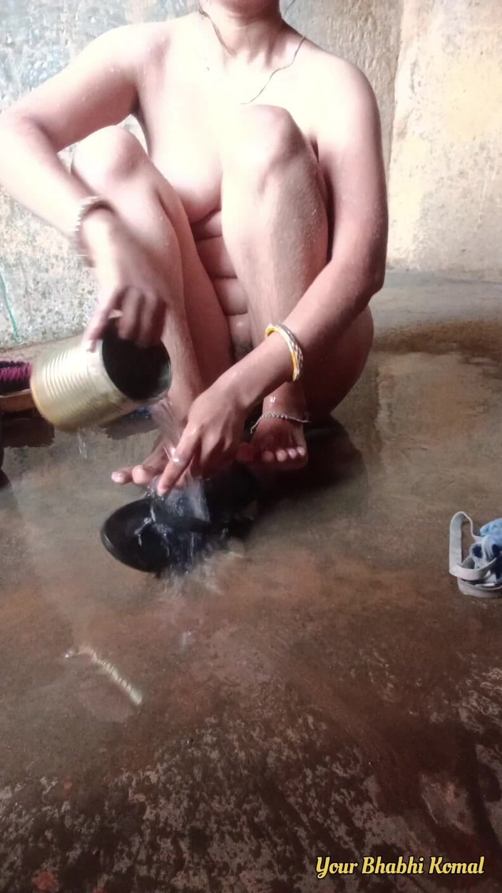 Hot_girl: Komal Bhabhi se koupe v koupelně
