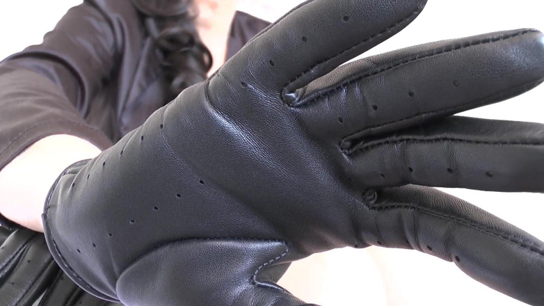 Lady Victoria Valente: Black Leather Gloves-the Scent of Leather Turns You on so...