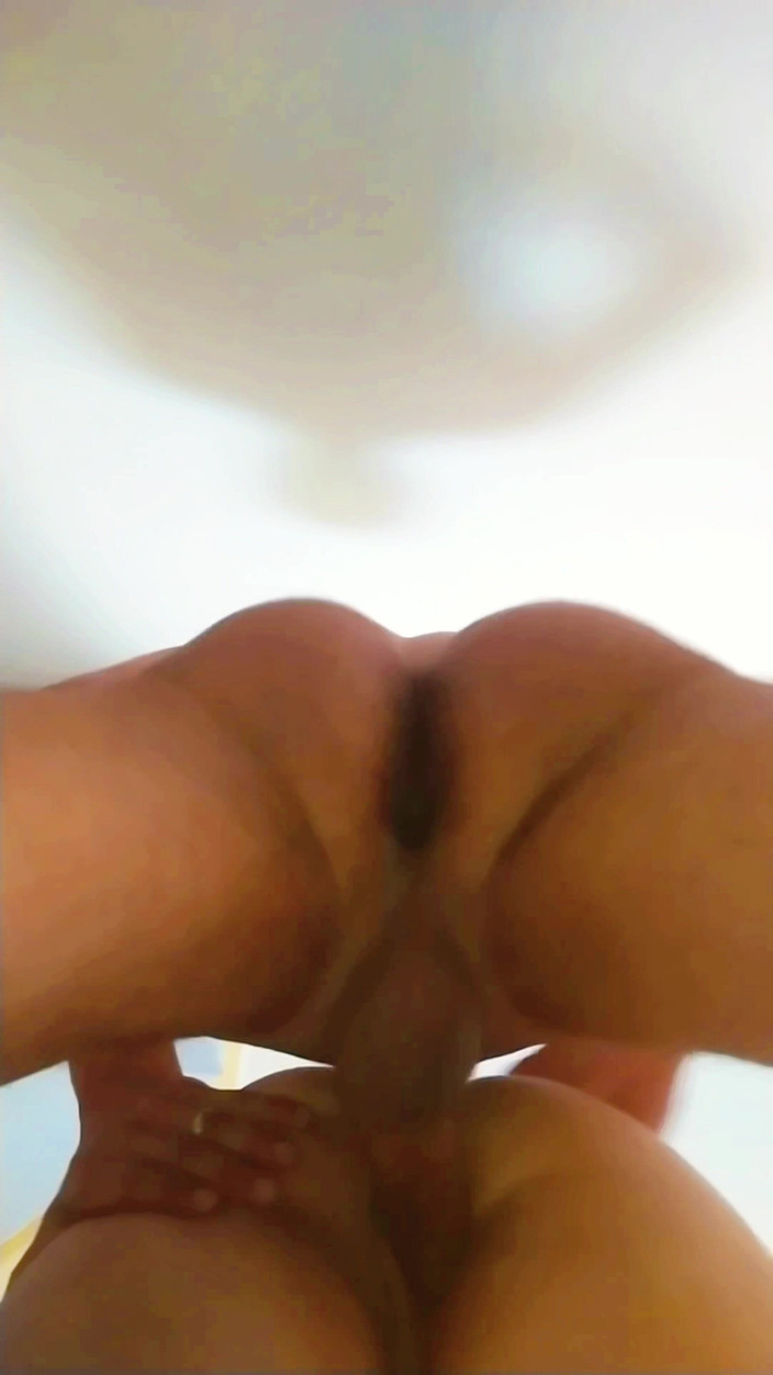 Lily & Theo: Segmenten van de dikke grote pik van de vrouw, harde...