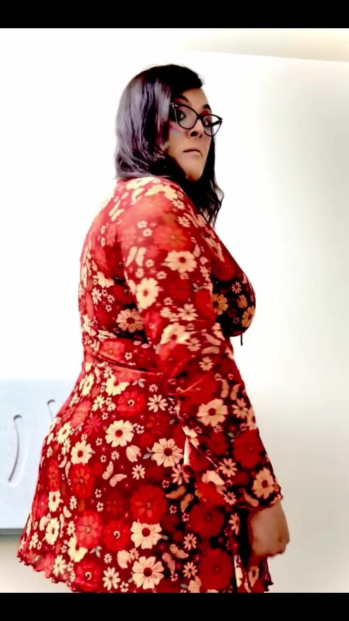 Christi Cream Cake: Come Get Dressed