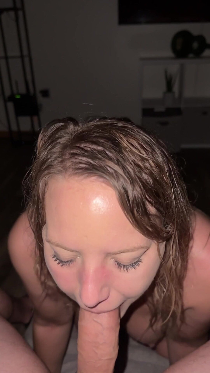 Mya Lane: Hot Wife Goes to Bar and Sucks Duck in Rain...