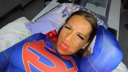 Nylon Xtreme: POV mila Smart ist supergirl und fick