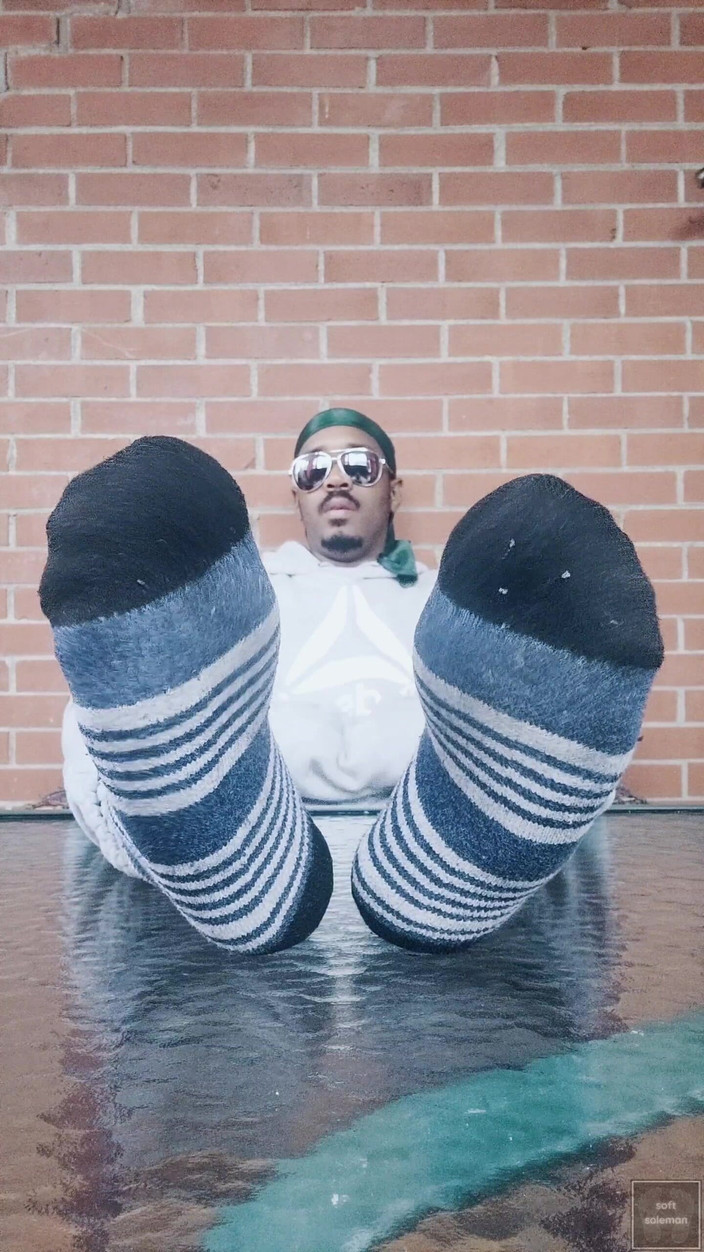 Soft Soleman: Odhaluji nohy a dotýkám se jich