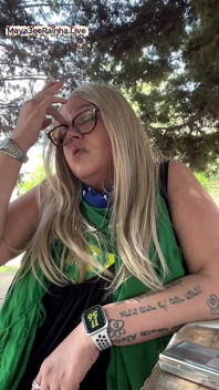 Brazilská bbw milf bohyně kouření rituál v přírodě