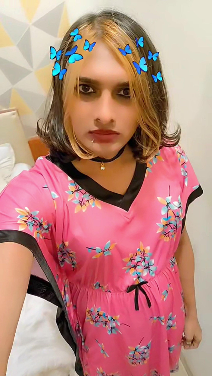 Zoyasazadai: Zoya shezadi vestita travestito e stasera party completo in abito...