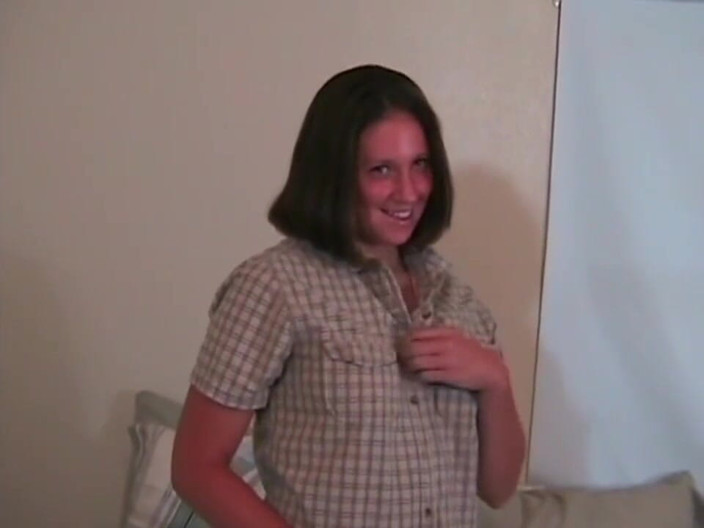 Real Home Made: Hot amateur girl takes the cock in the ass!
